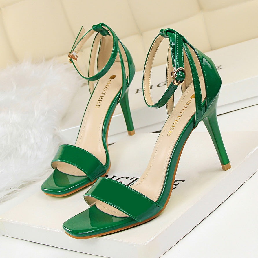 Sexy nightclub sandals with one word