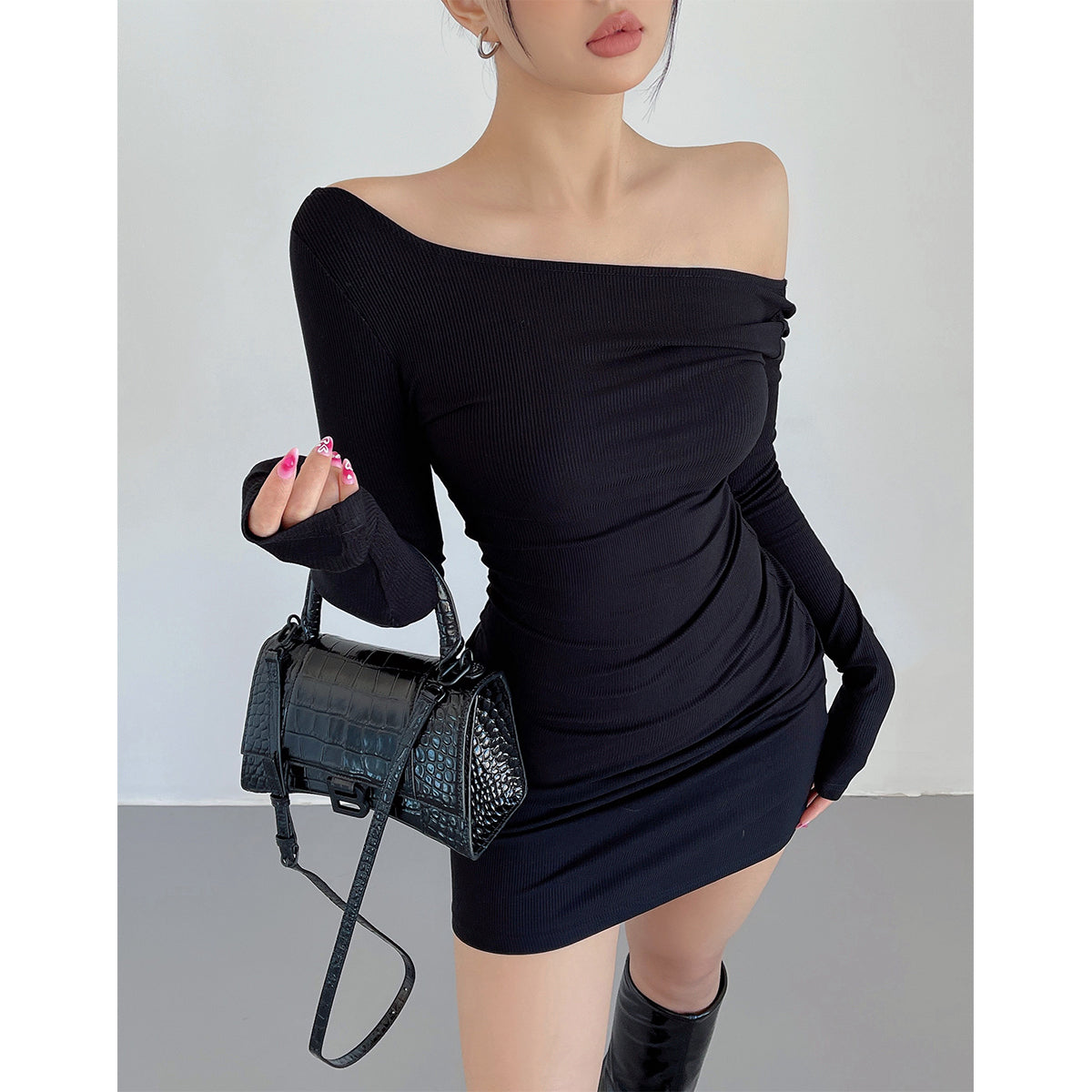 Women's Fashion Long-sleeved Slim And Thin Package Hip Short Skirt