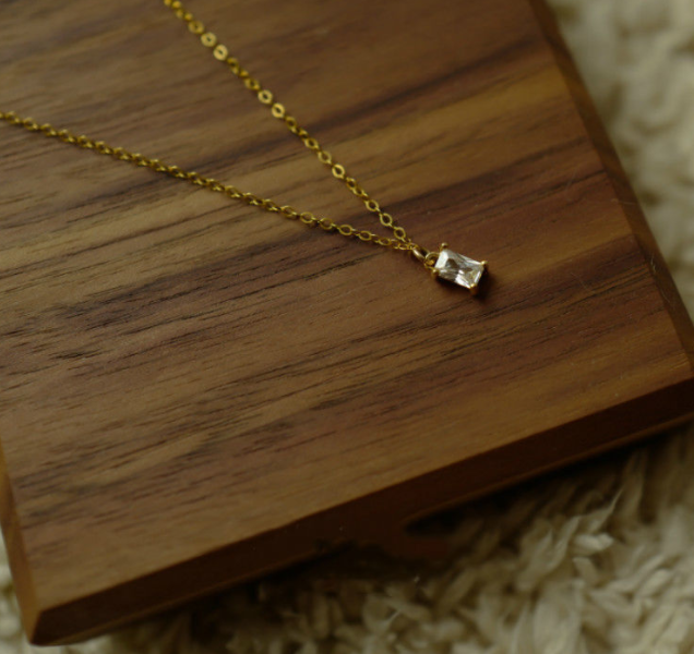 Extremely Sparkling Elegant Small Square Diamond Women's Clavicle Chain