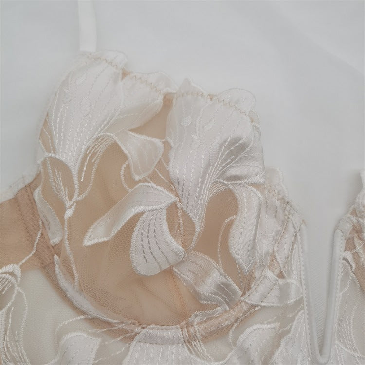Women's Fashionable V-shaped Bra And Shorts Set