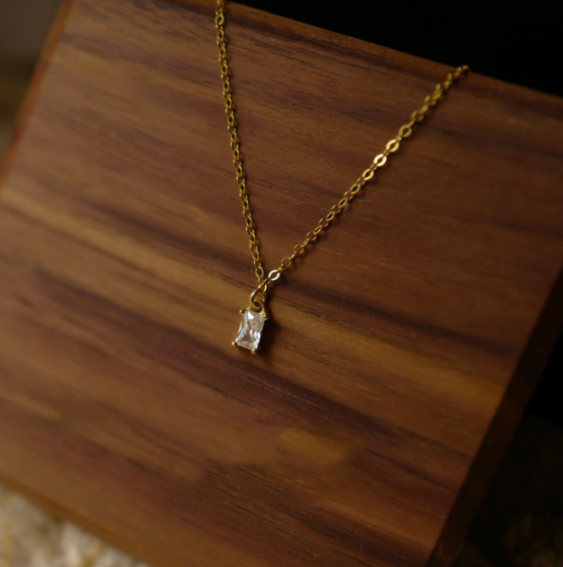 Extremely Sparkling Elegant Small Square Diamond Women's Clavicle Chain