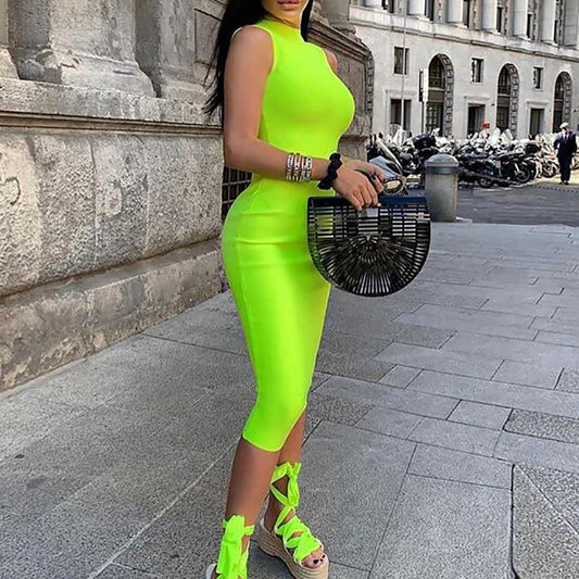 Sleeveless bag hip slim dress