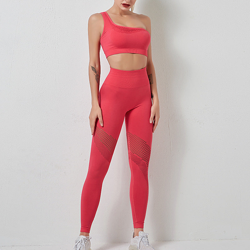 Show thin hollow-out crop top